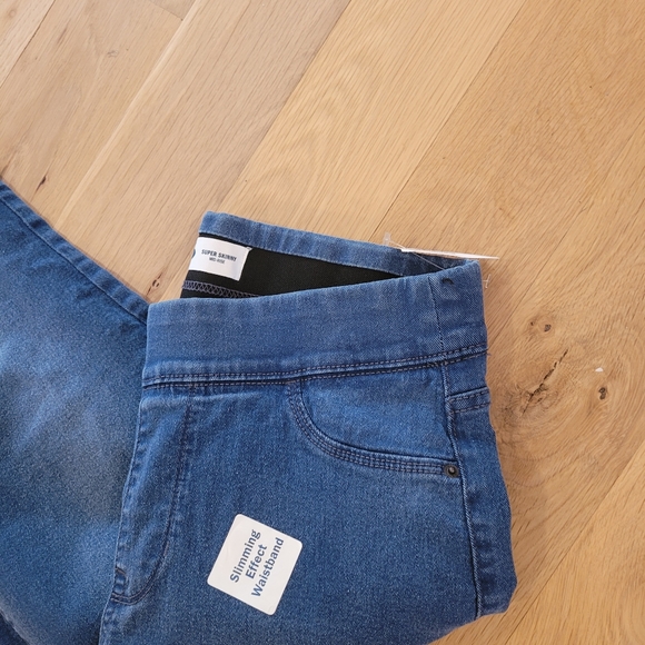 NWT Old Navy Super Skinny Pull-On Jeans - Picture 5 of 8